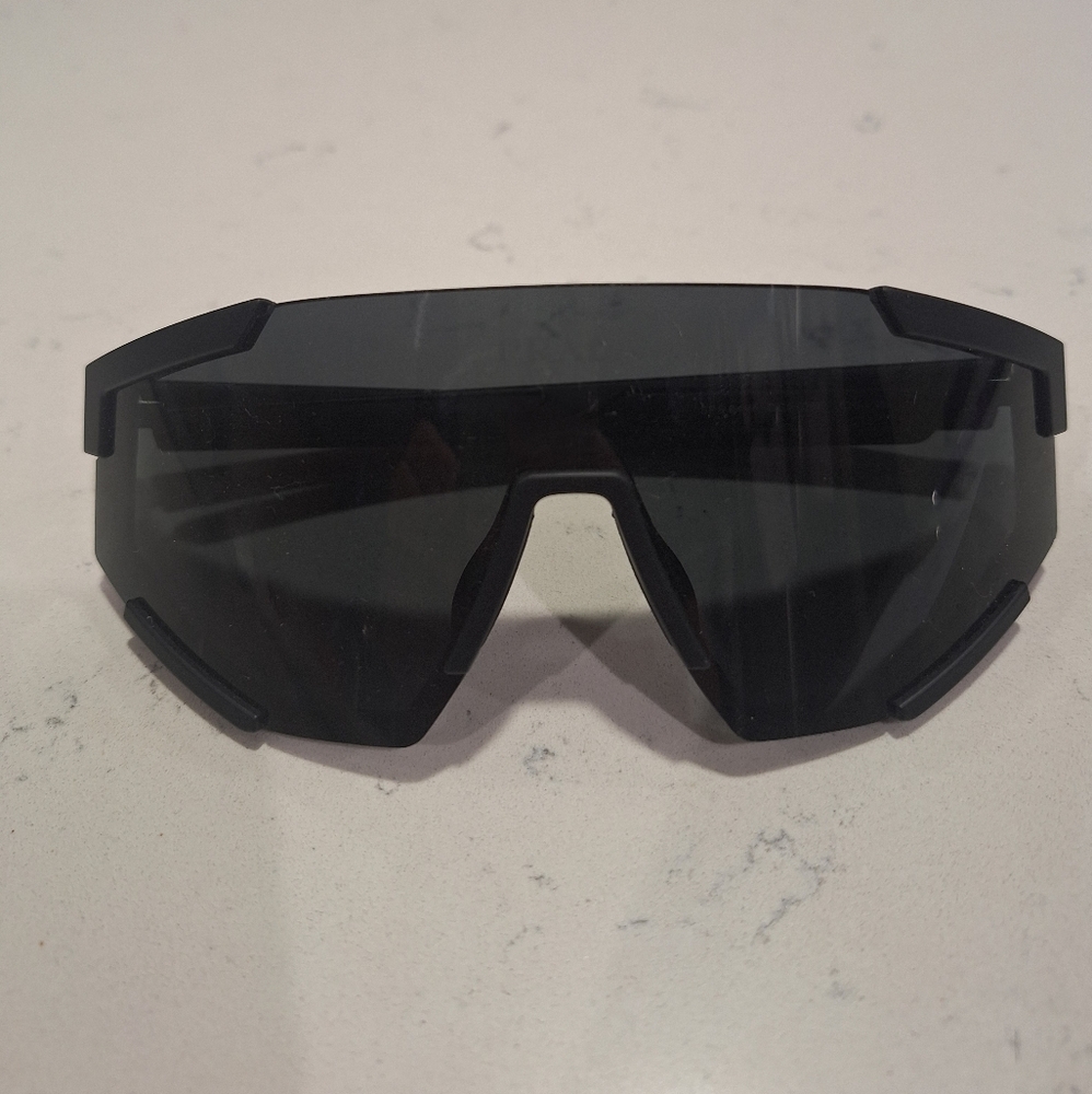 PRADA Linea Rossa PS 04WS